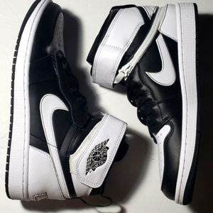 Size 13 Air Jordan 1 Hi FlyEase